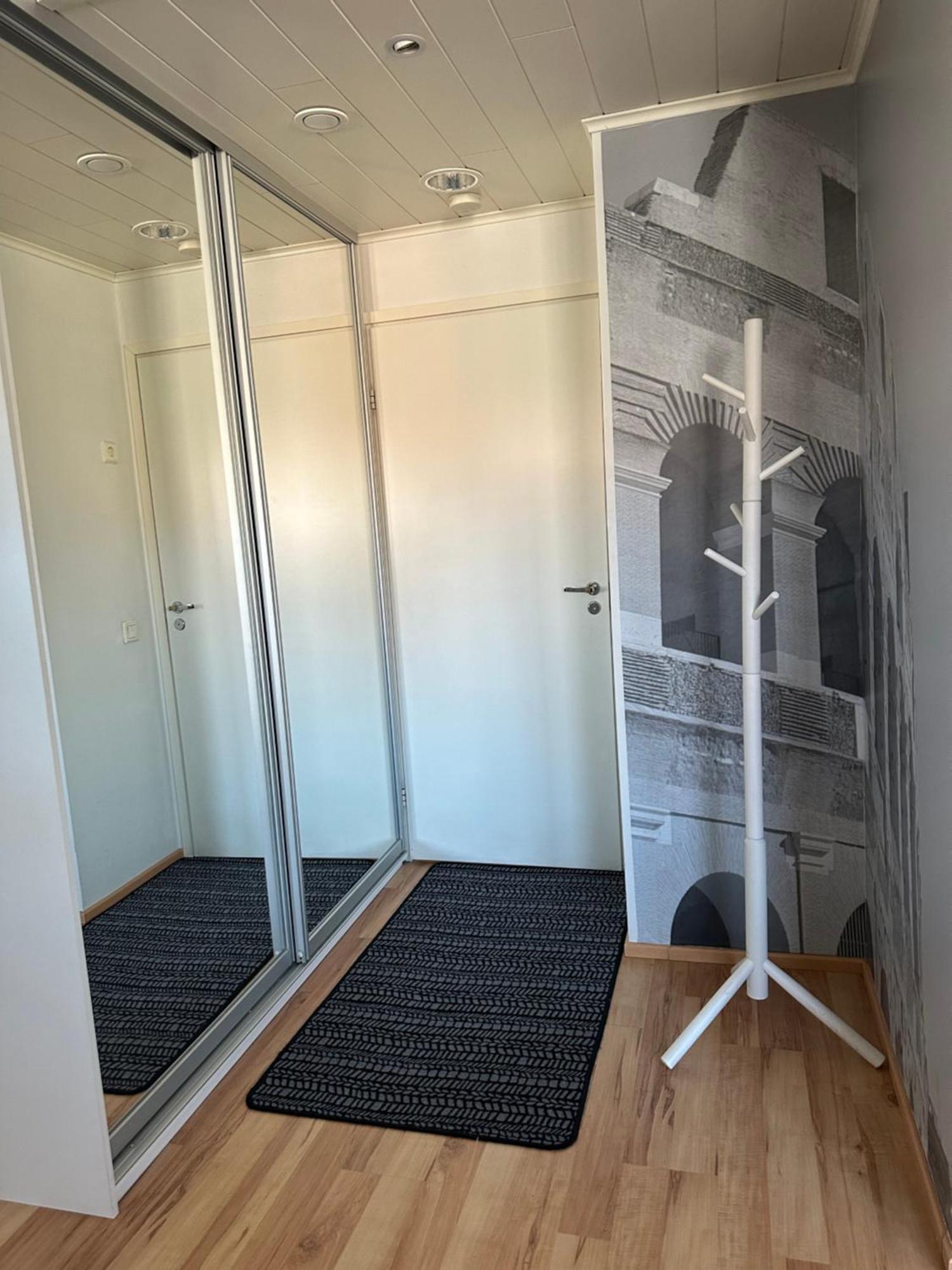 Spacious And Stylish Penthouse In Downtown 罗瓦涅米 外观 照片